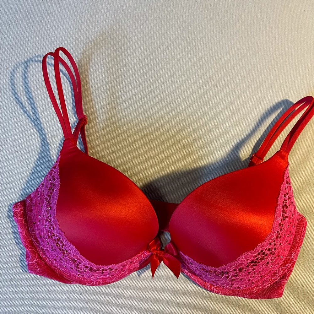 34D Victoria’s Secret Bra